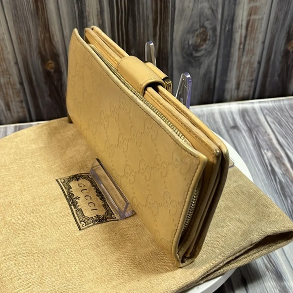 GUCCI CREAM LEATHER BIFOLD ZIP WALLET WITH SIGNATURE HORSE BIT CLASP. - Picture 5 of 16